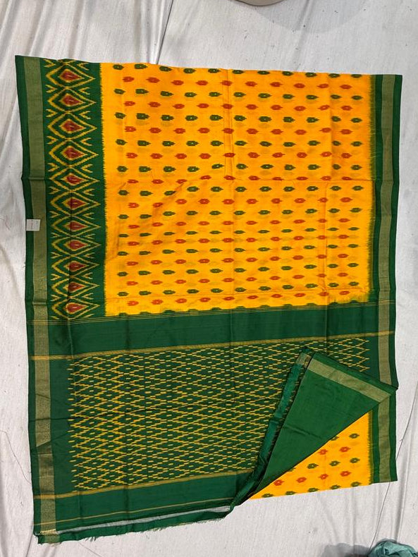 Ikkat pattu saree