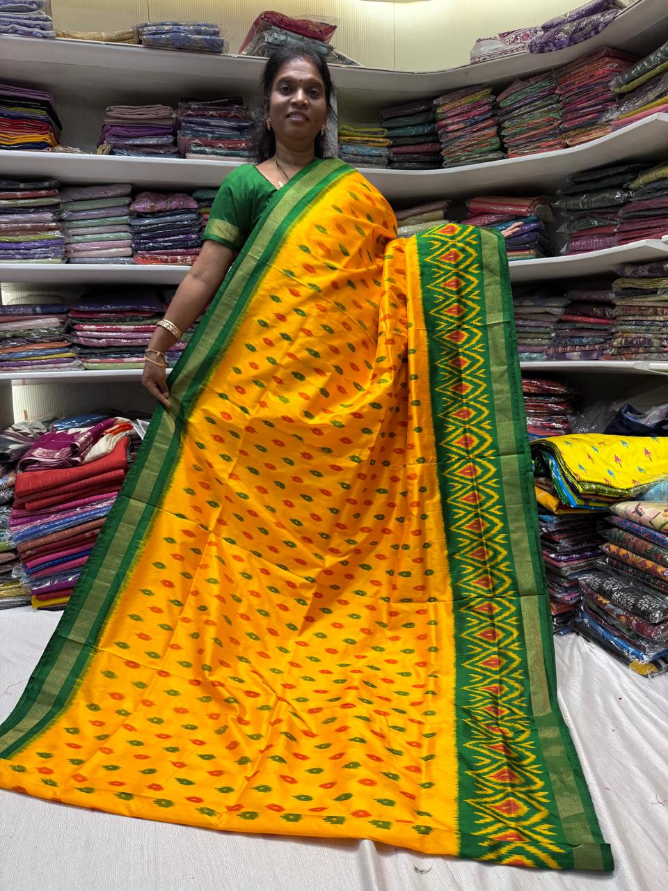 Ikkat pattu saree