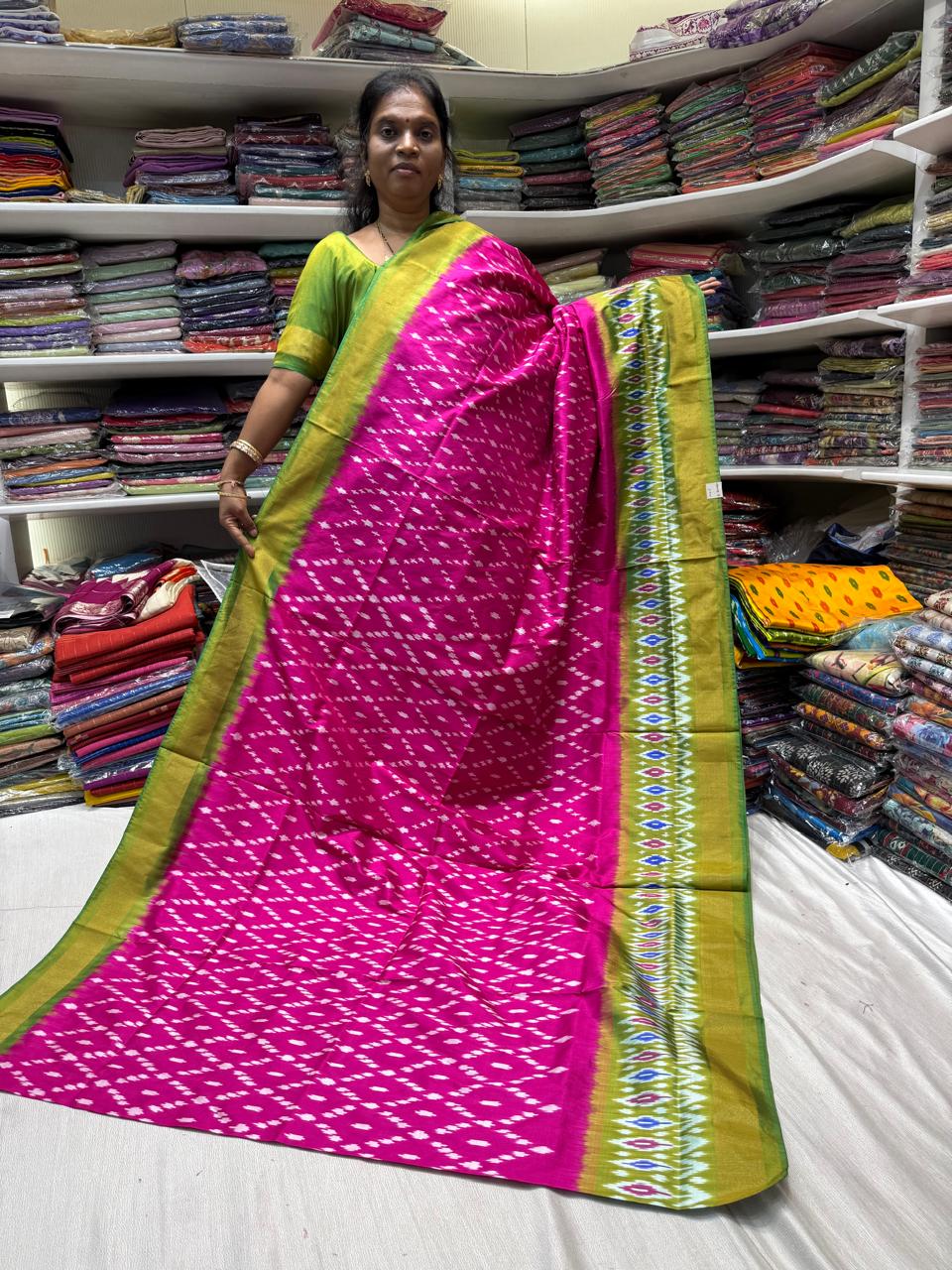 Ikkat pattu saree