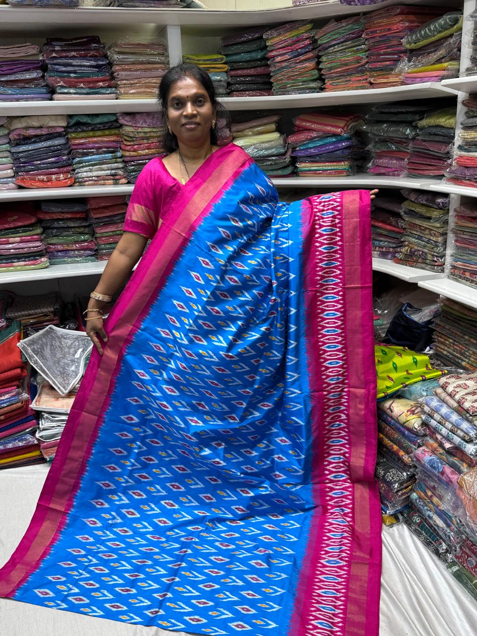 Ikkat pattu saree