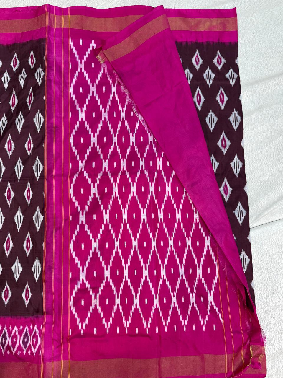 Ikkat pattu saree