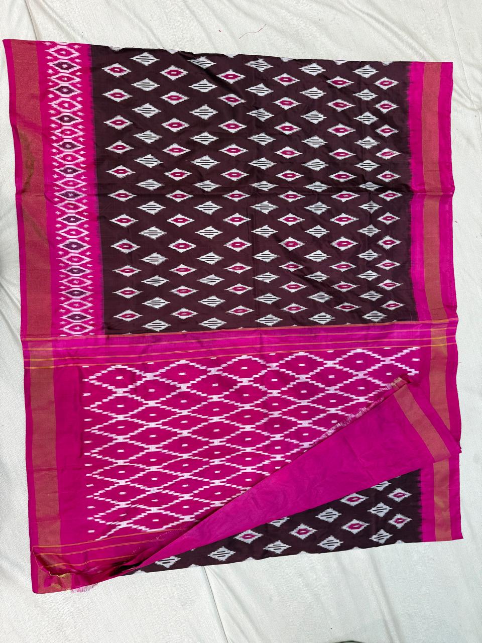 Ikkat pattu saree