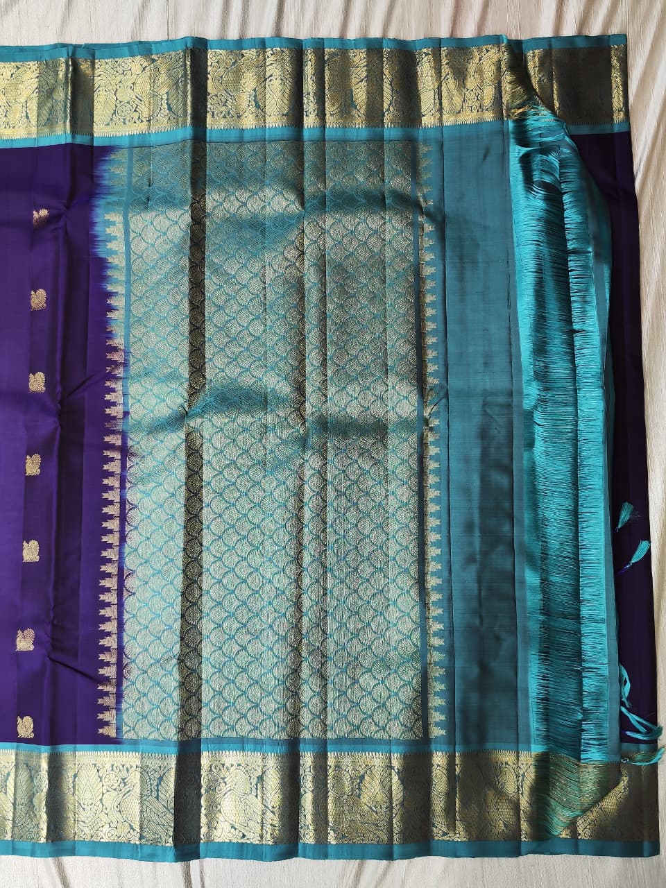 Kanchipuram light weight silk saree.