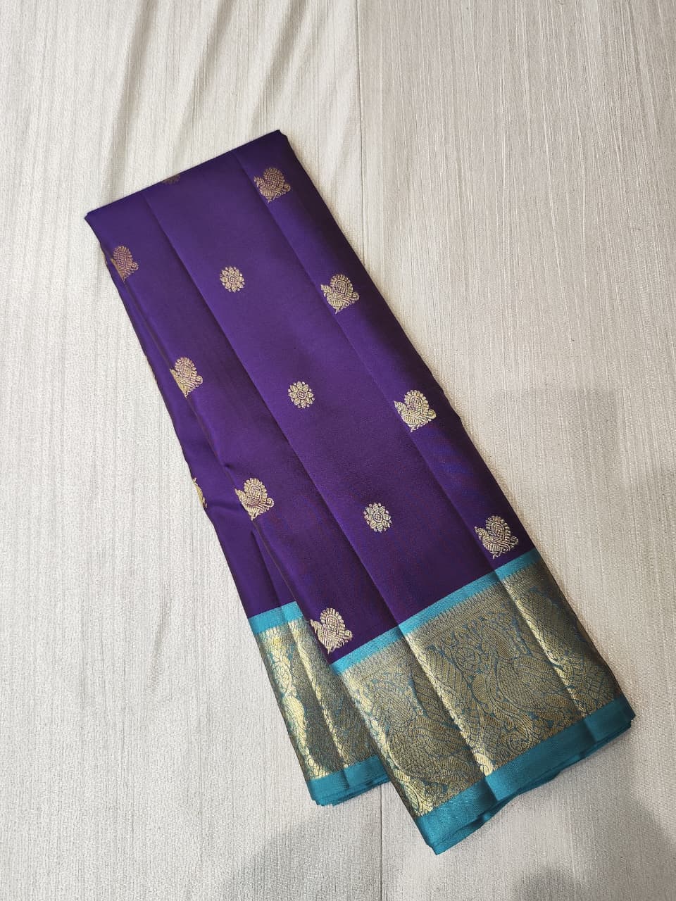Kanchipuram light weight silk saree.
