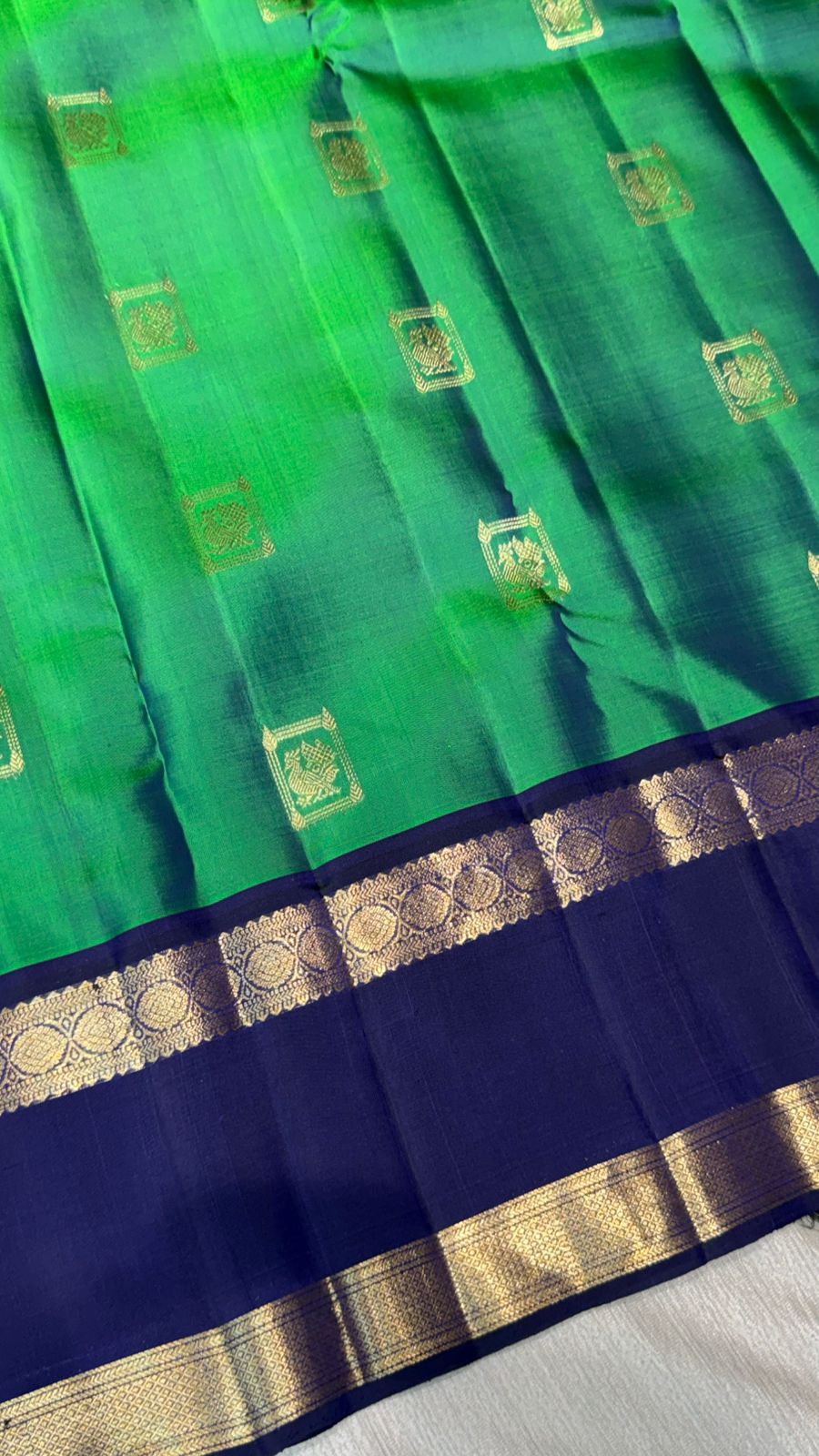 Kanchipuram gap border silk saree