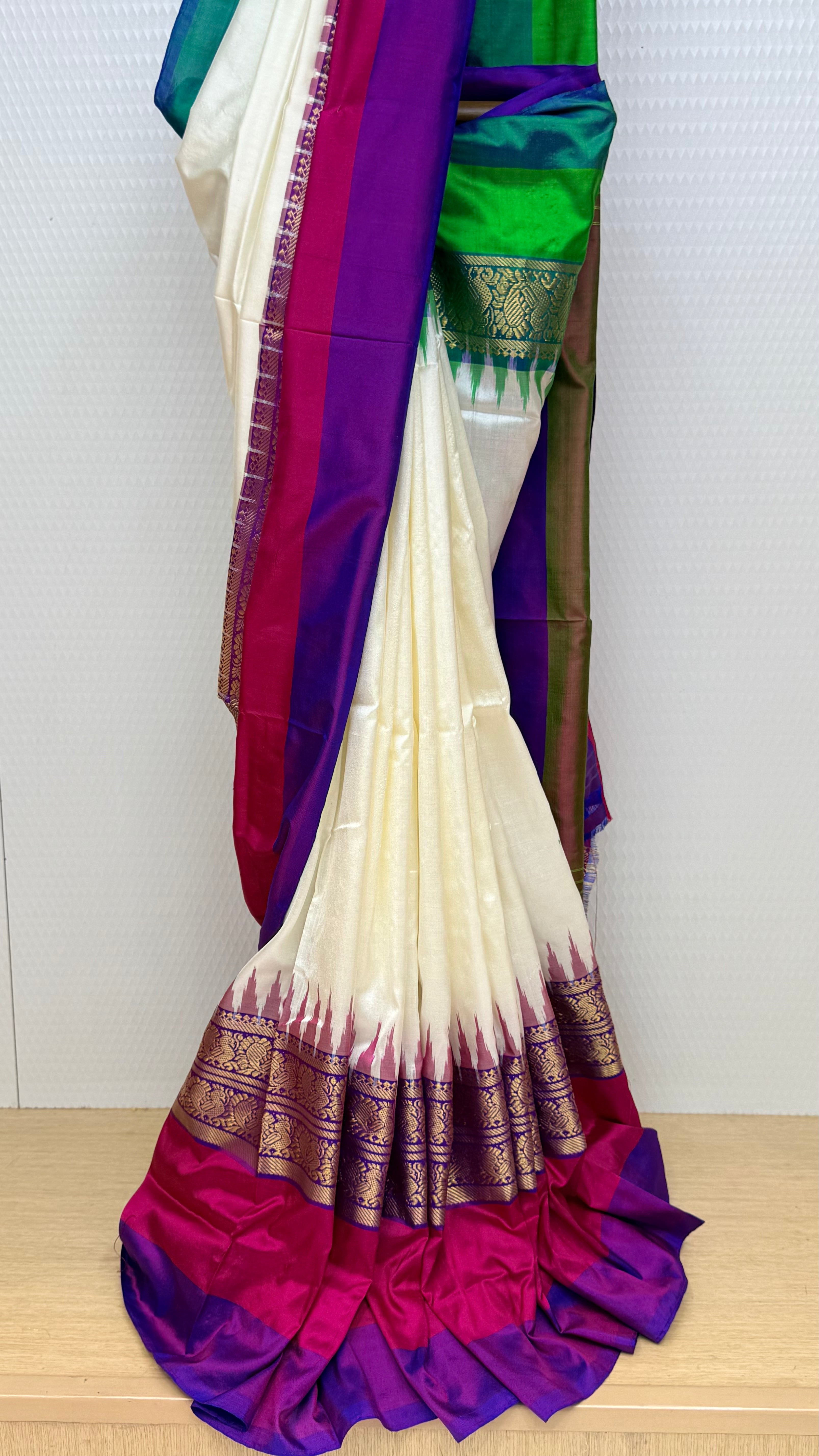 Pochampally Ikkat Ganga-jamuna desgin