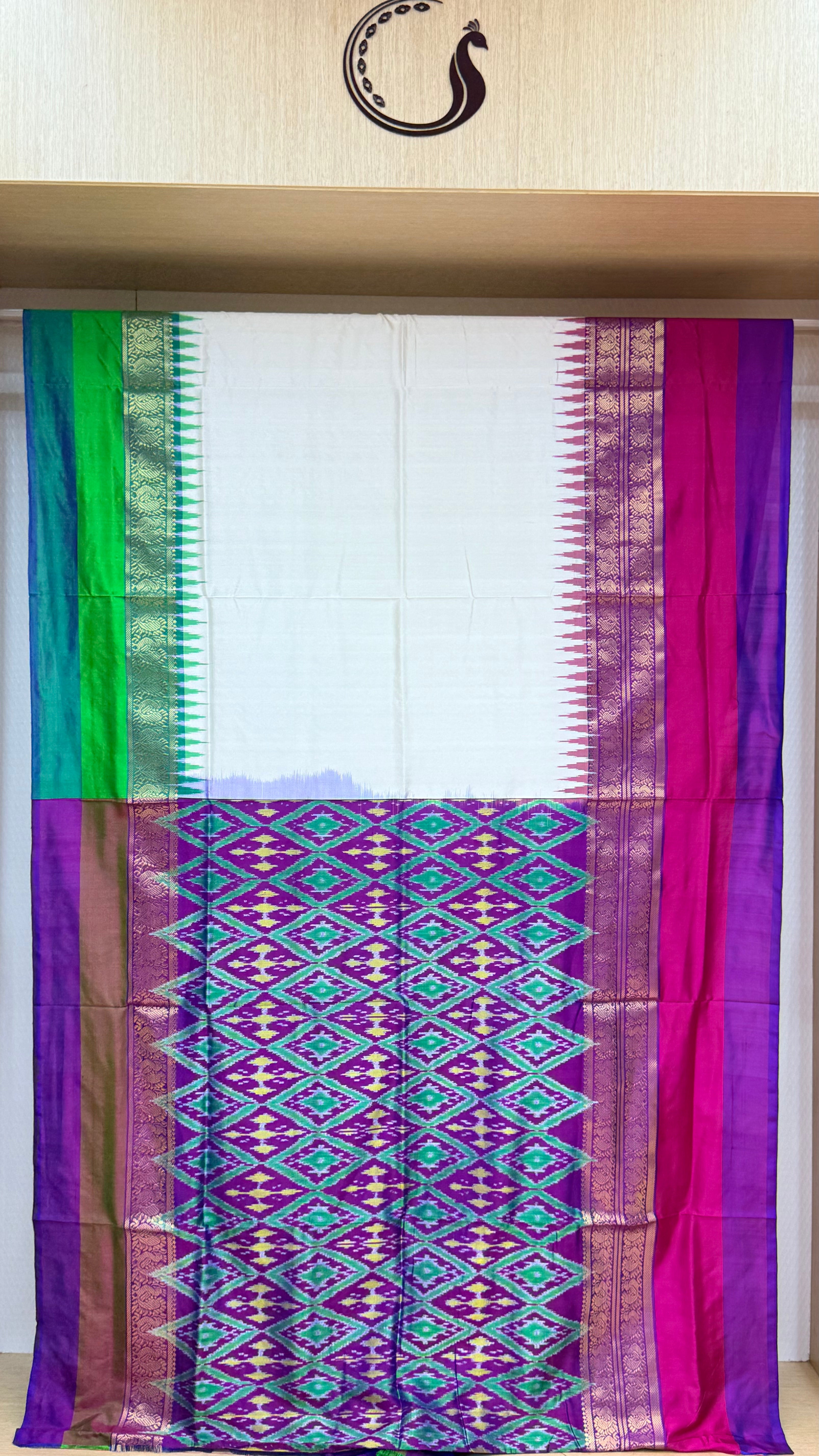 Pochampally Ikkat Ganga-jamuna desgin