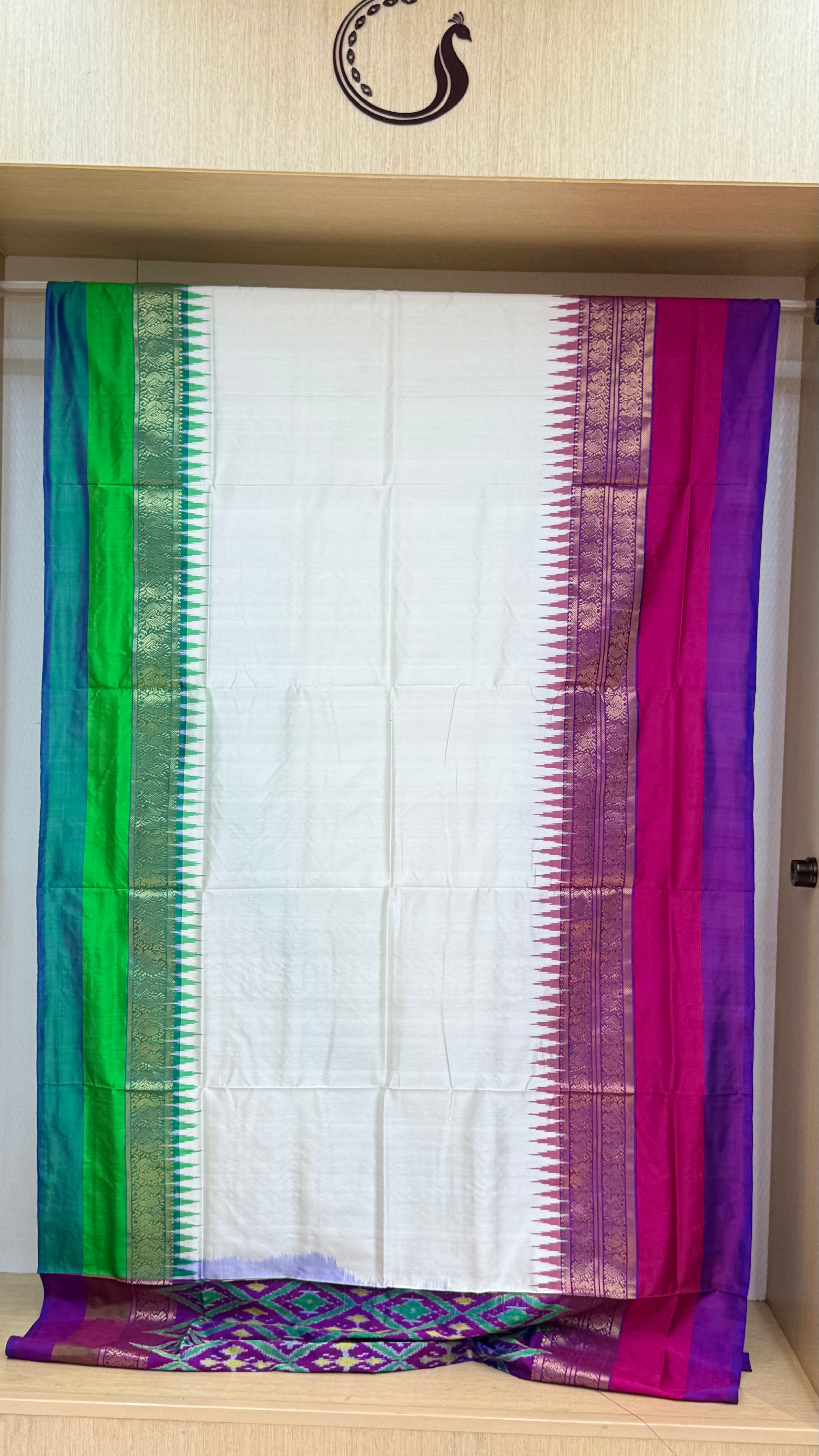 Pochampally Ikkat Ganga-jamuna desgin